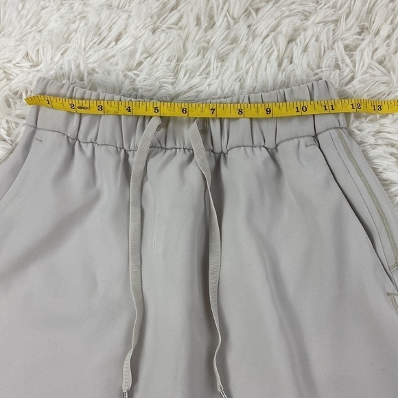 Lululemon On The Fly Skirt *Woven Silverstone - Picture 2 of 7